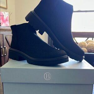 BZees women’s booties Shoes